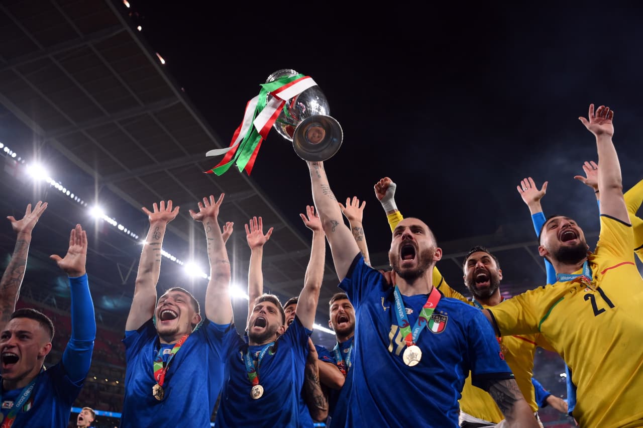 “Hani më shumë makarona”, Bonucci tallet me Anglinë pas triufmit në finale (VIDEO)