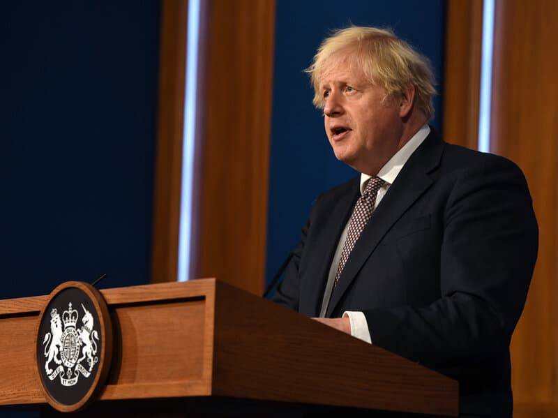 Britania e Madhe i jep fund masave antiCovid nga 19 korriku