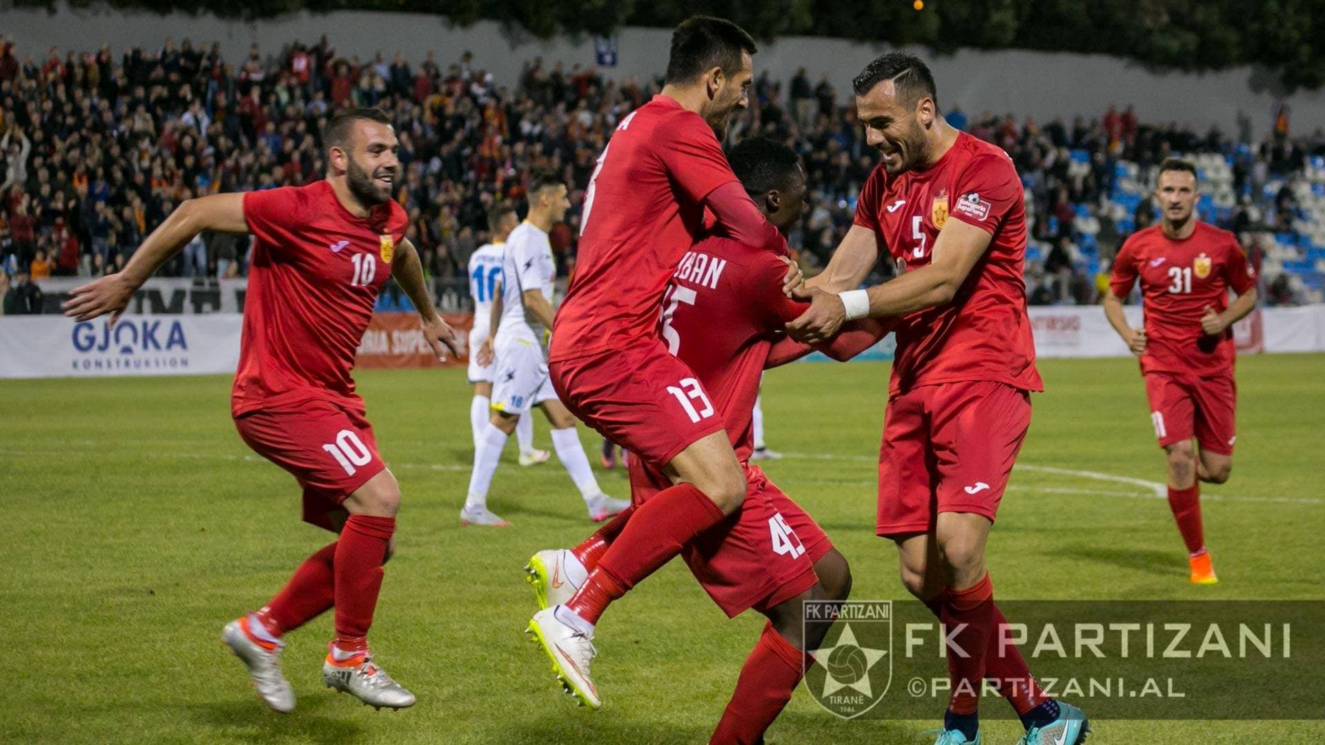 Shkëlqeu me Partizanin në Superiore, sulmuesi drejt kalimit në Serie A