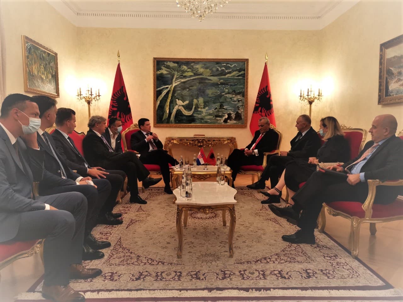 Ruçi pret ministrin kroat të Transportit, Butkoviç: Të forcojmë partneritetin strategjik