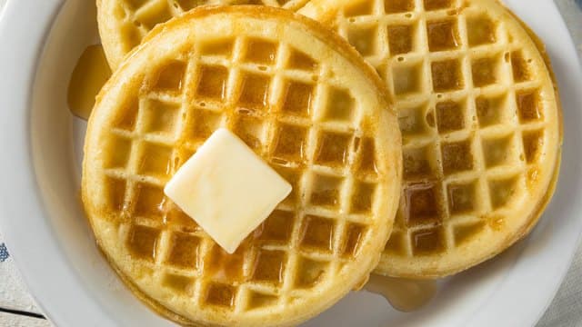 Ushqimet më të këqija për mëngjes që po ju bëjnë të shtoni peshë