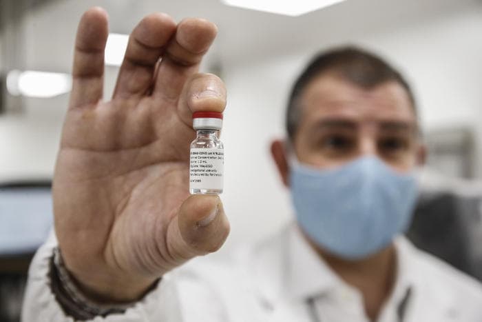Testohet me sukses vaksina italiane kundër Covid-19