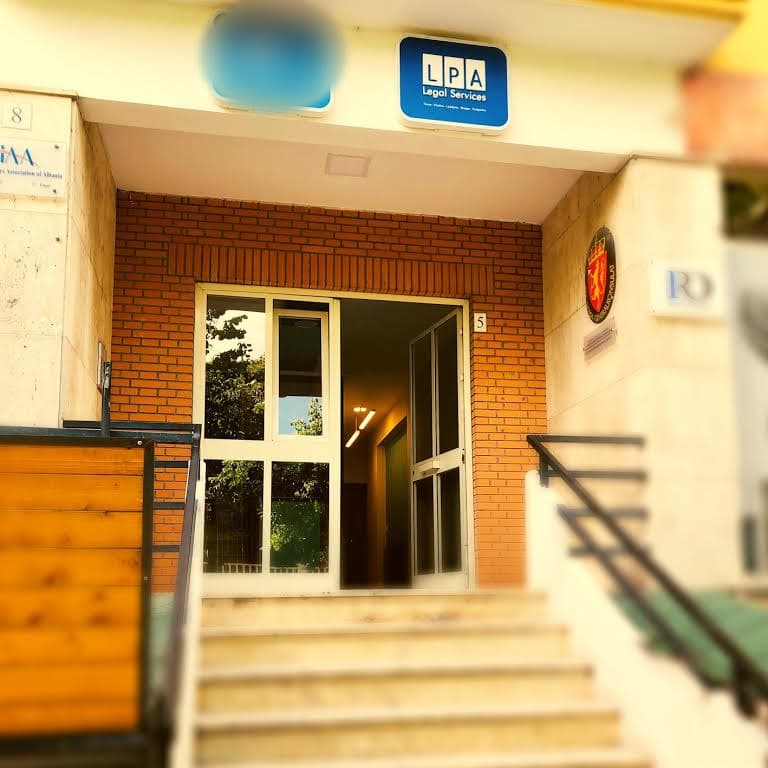 Porti i Durrësit/ Reagon Hoxholli: Do vijoj t'u shërbej klientëve me integritet