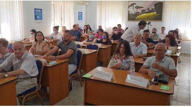 Këshilli bashkiak Lushnje zgjedh kryetarin e ri, emërohet Eriselda Sefa (VIDEO)