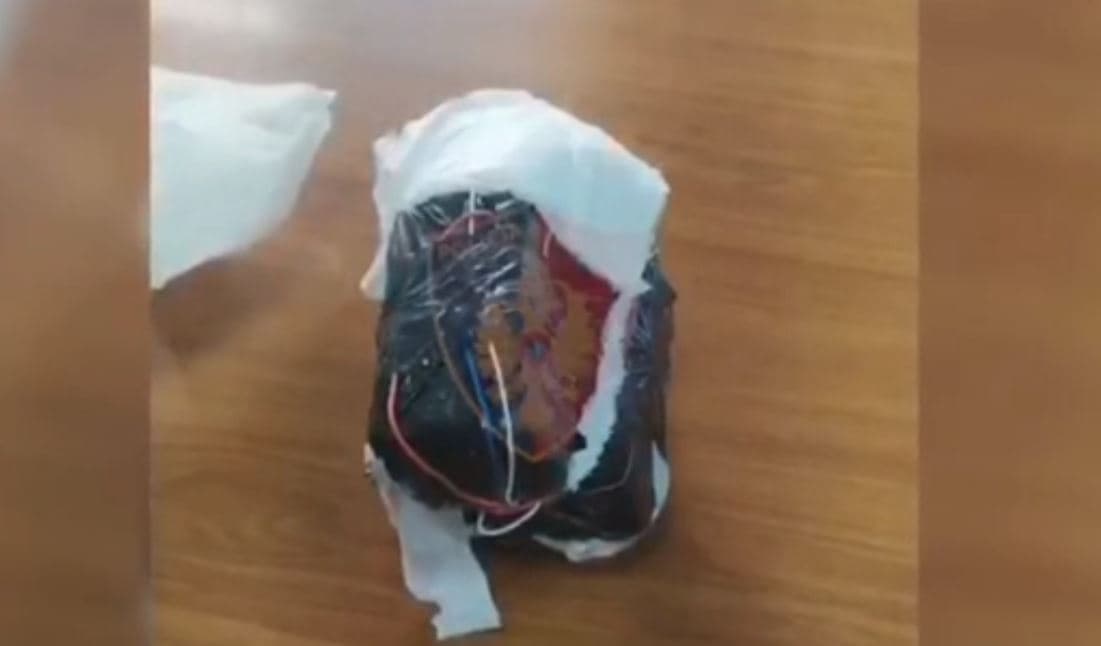 Gati për shitje, arrestohet 30-vjeçari me dy mina me telekomandë të lidhura me celular