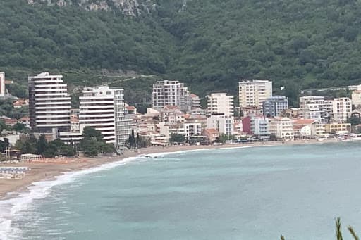 Kosova padit Malin e Zi, kërkon kthimin e pronave të saj në bregdet