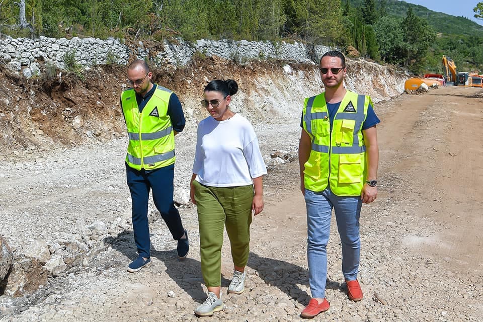 Balluku inspekton punimet në aksin Palasë-Dhërmi: Lehtëson lëvizjen përgjatë bregdetit