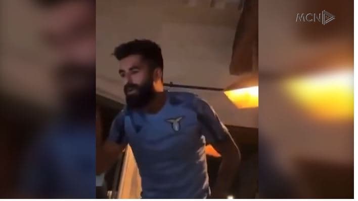 Hysaj zemëron tifozët e Lacios (VIDEO)