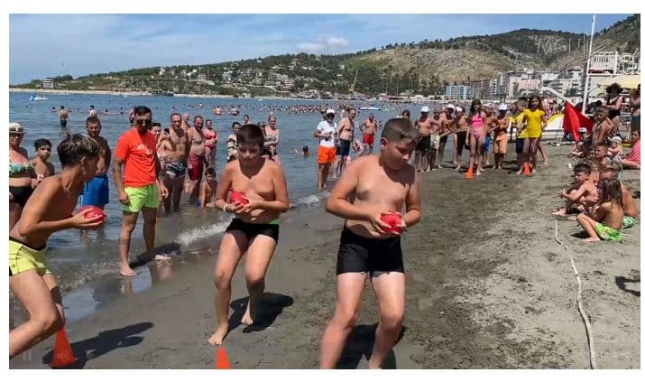 Lojëra dhe argëtim për pushuesit në Shëngjin (VIDEO)
