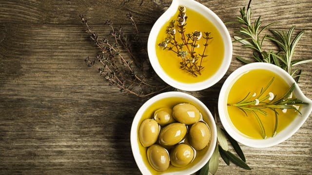Ushqimet që ngadalësojnë plakjen