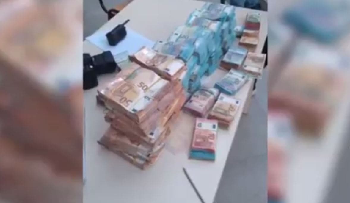 Sekuestrohen rreth 500 mijë euro në doganë, 56-vjeçari tentoi ti kalonte me “Benz”