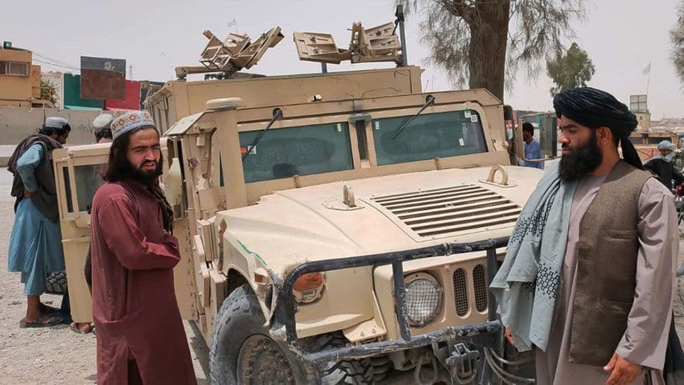 Talibanët marrin gati gjysmën e territorit në Afganistan