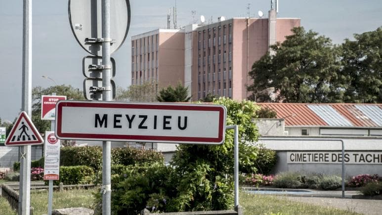 Foshnja e porsalindur gjendet e gjallë në një qese mbeturinash në Lyon të Francës