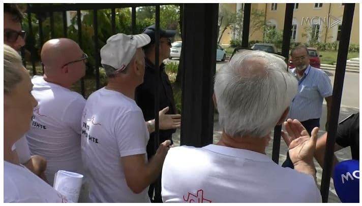 Protestë për pronësinë e Teatrit (VIDEO)