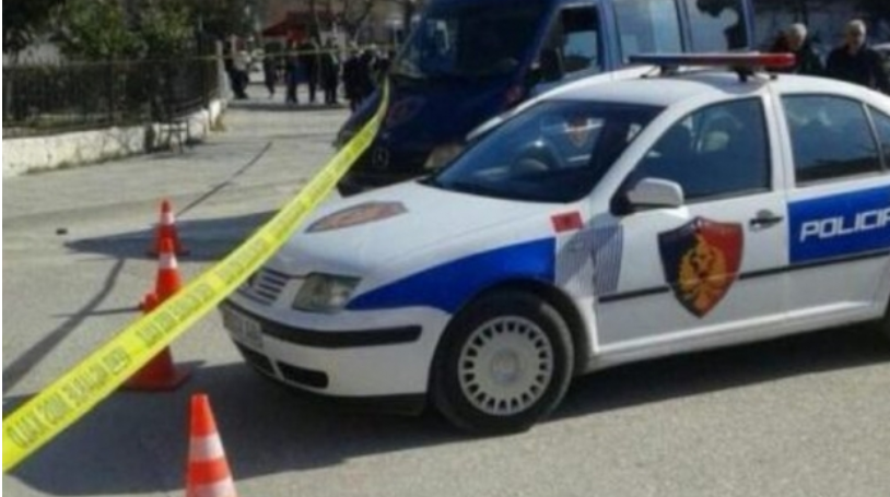Sherr mes kushërinjve në Belsh, godasin njëri-tjetrin me sëpatë