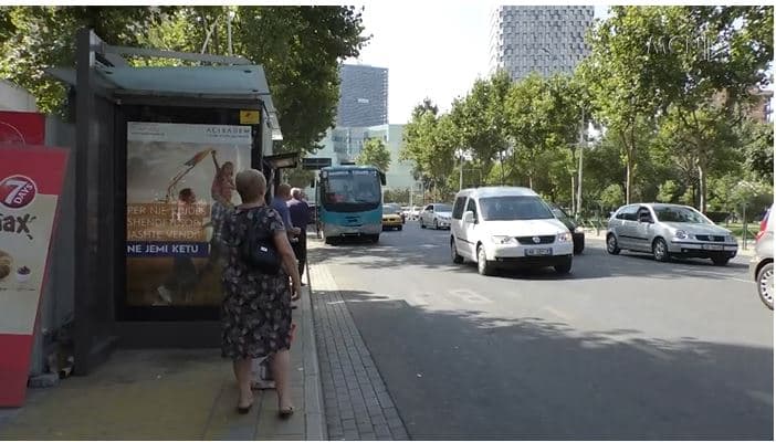 Urbanët, vonesa në stacione (VIDEO)
