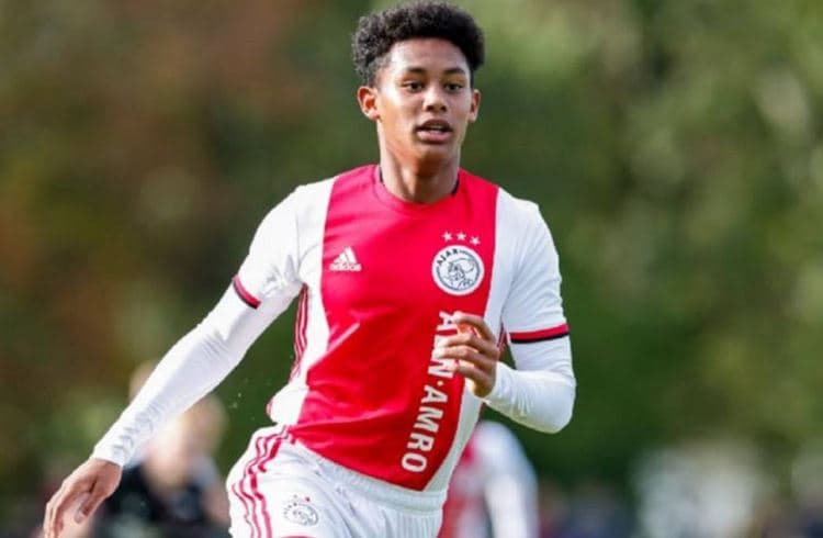 Aksident me makinë, ndërron jetë talenti i Ajax