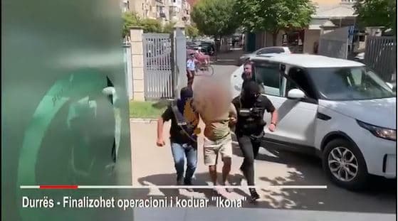 I sekuestrohen 12 kg kanabis dhe 1 ikonë e vjedhur, arrestohet 45-vjeçari nga Durrësi