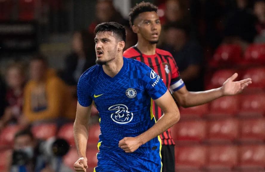 Broja gati të vishet bardhezi, sulmuesi i Shqipërisë drejt kalimit në Serie A