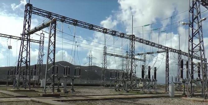 Zjarr pranë nënstacionit elektrik, ndërpritet energjia elektrike në disa zona të Tiranës