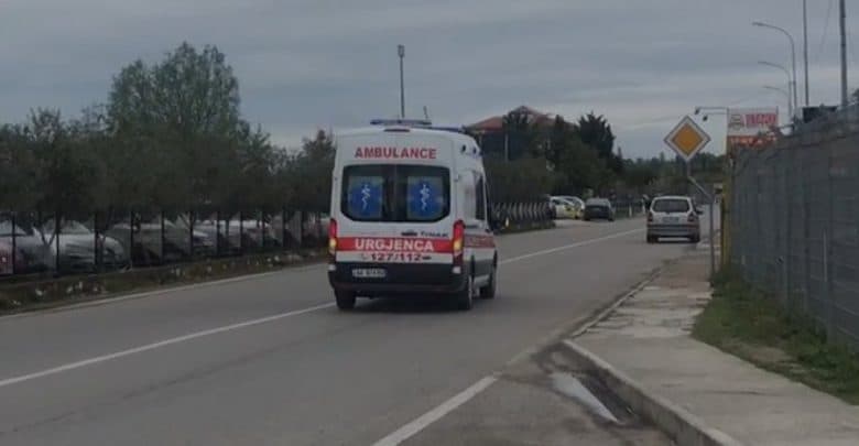 Makina humb kontrollin dhe del nga rruga, vdes fëmija 3 vjeç
