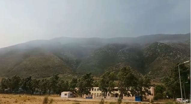 Përkeqësohet situata në Vlorë, 3 vatra zjarri mbi Dukat