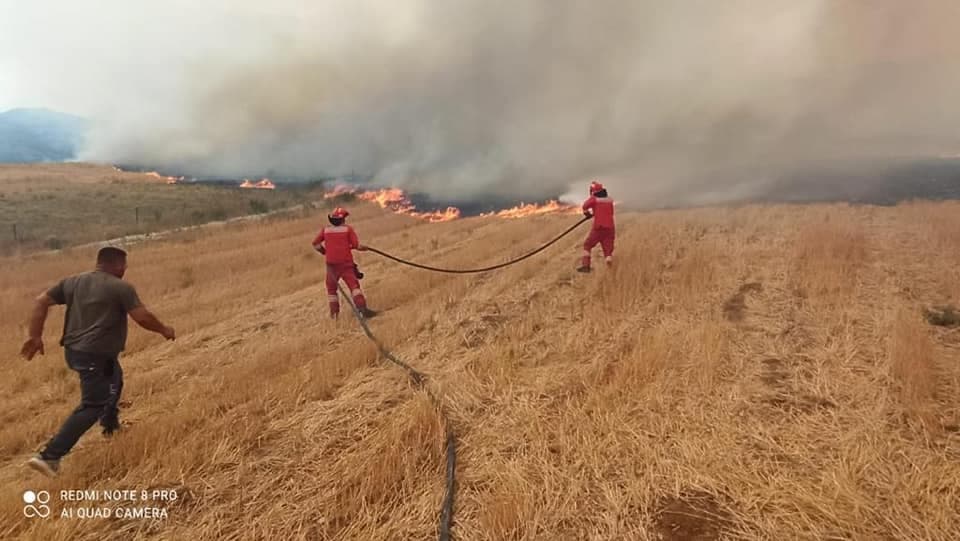 Në gatishmëri 24 orë për fikjen e zjarreve, zjarrfikësve nuk u paguhen orët shtesë