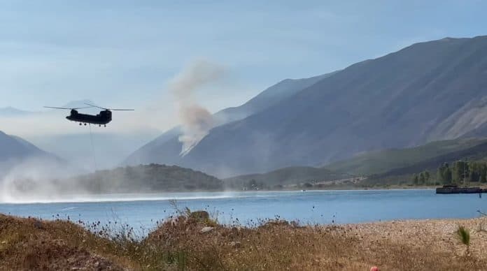 Peleshi: Rifillon operacioni nga ajri për fikjen e zjarreve në Karaburun (VIDEO)