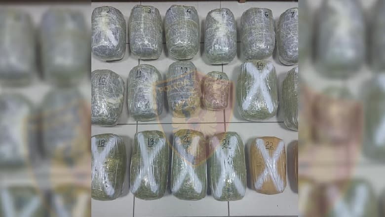 Sekuestrohen 23 kg kanabis/ Arrestohet efektivi i policisë, në kërkim tre të tjerë në Pogradec