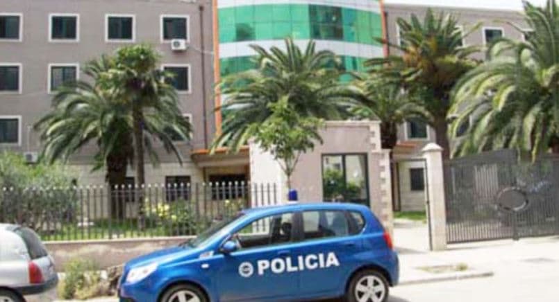 Plagosi me armë zjarri 26-vjeçarin, shpallet në kërkim një person në Durrës