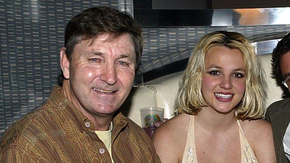 Babai i Britney Spears jep dorëheqjen si kujdestar i saj