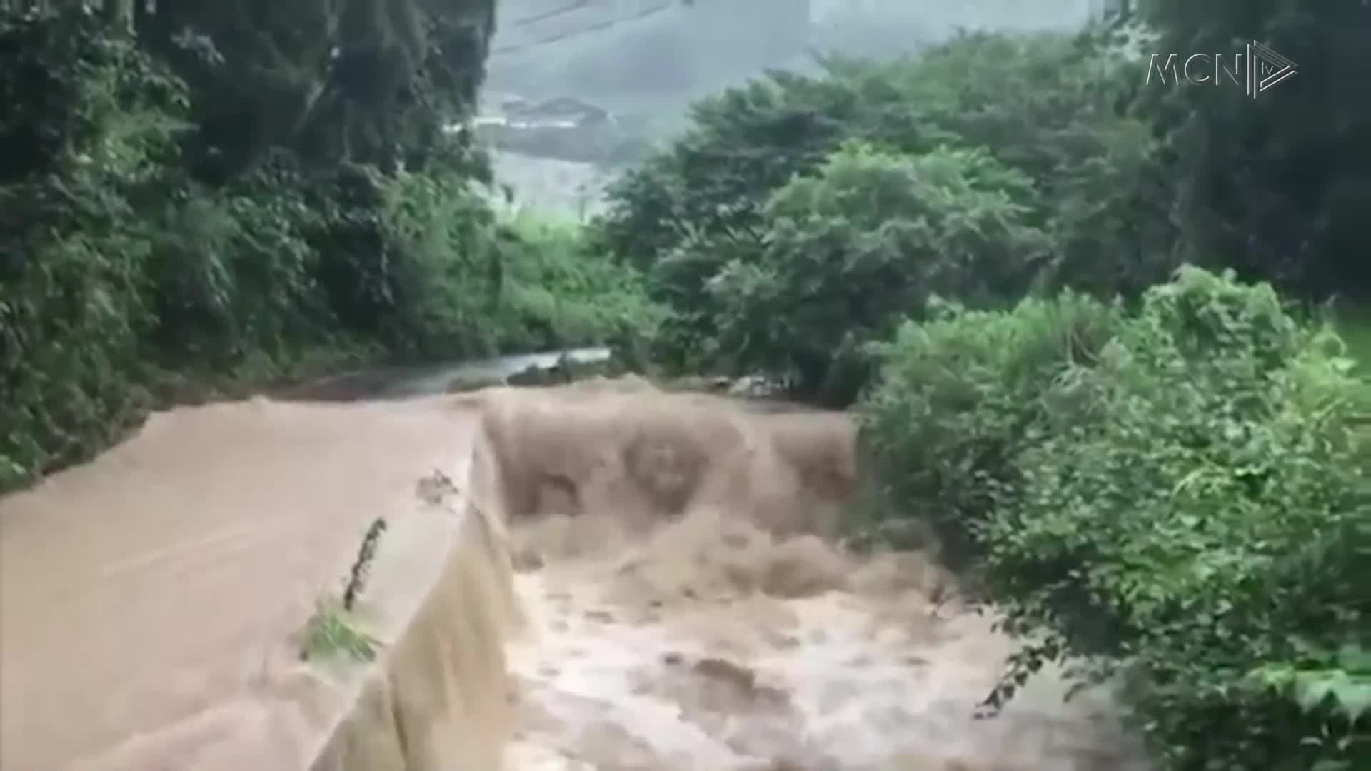 Përmbytje në Japoni (VIDEO)