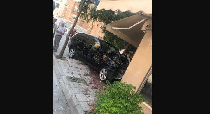Makina futet në një market në Vlorë, plagos një grua që po blinte ushqime