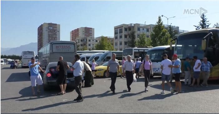 Terminalet pa kushte, udhëtarët: Mungojnë vendqëndrimet e tualetet (VIDEO)