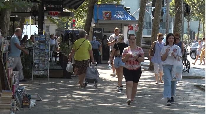 Studentët kundër vaksinimit/ Maturantët: Të frikësuar. Prindërit: Duhet bërë