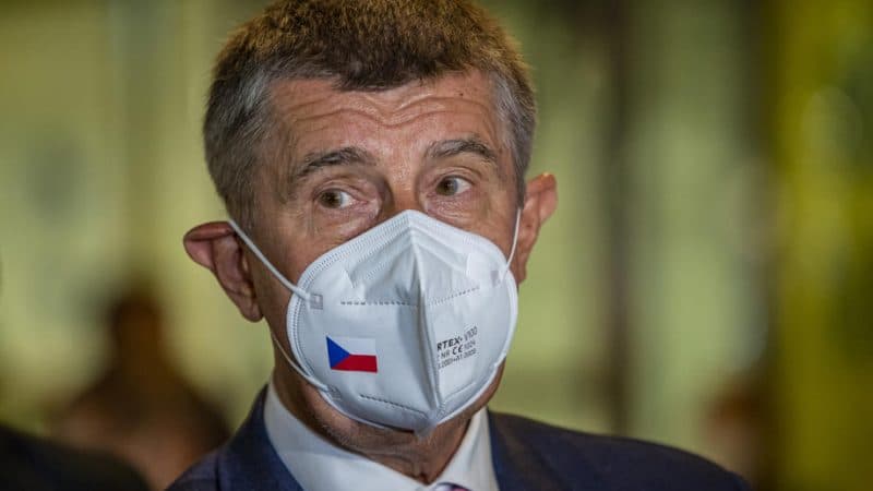 Çekia shpërblen me dy ditë leje punonjësit e administratës që vaksinohen