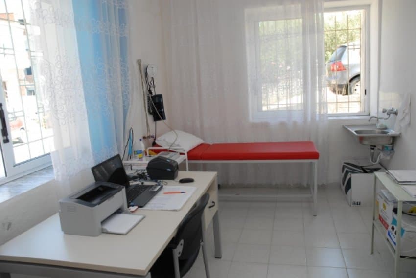 Covid-19 mbyll dy qendra shëndetësore në Libohovë