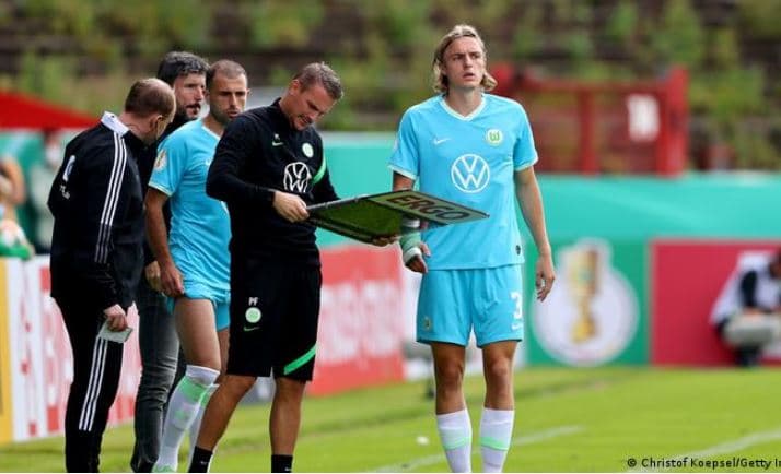 Gafa e trajnerit Van Bommel, Wolfsburg eliminohet në tavolinë