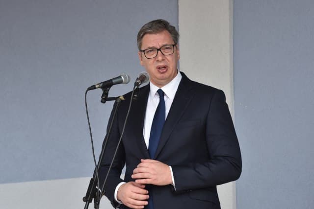 Vuçiç: Nuk i lëmë në baltë serbët e Bosnjes dhe Kosovës