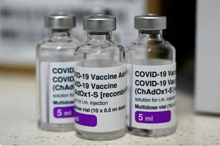 Vaksina Astrazenca mbron më gjatë se Pfizer