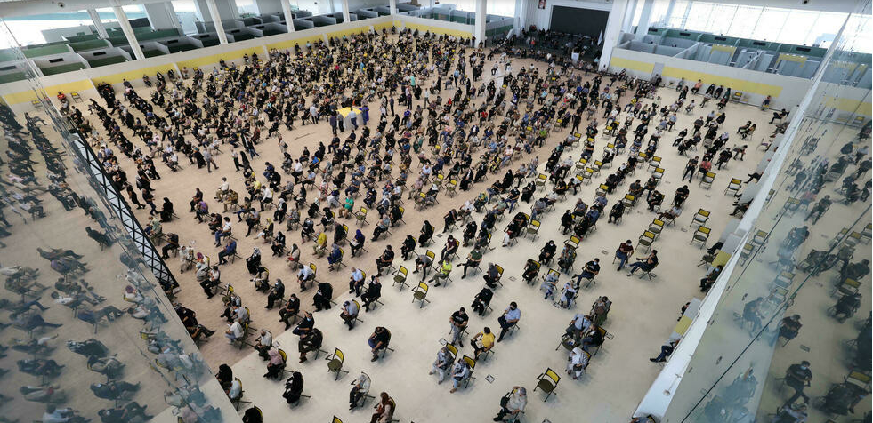 Vdekjet e regjistruara nga Covid tejkalojnë shifrën 100,000 në Iran