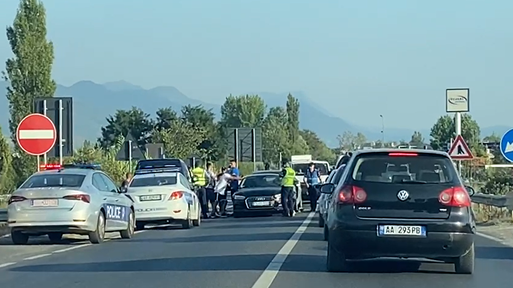 Aksident në Ishull-Lezhë, 3 makina përplasen me njëra-tjetrën