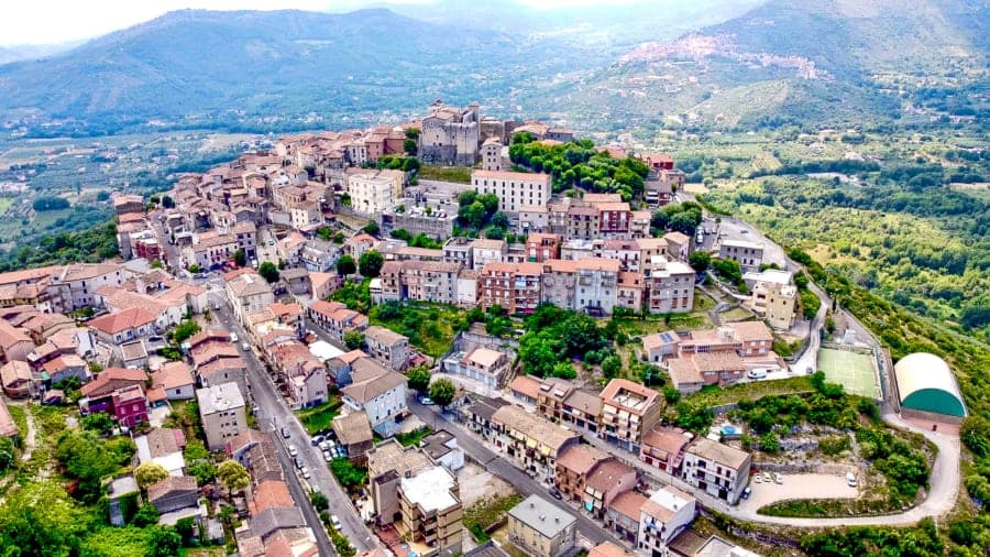 Fshati pranë Romës ju ofron shtëpi për vetëm 1 euro