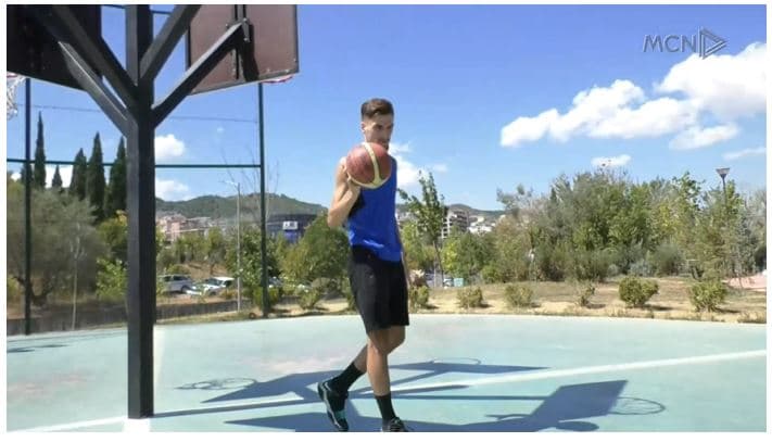 Basketbollisti më i mirë në Shqipëri rrëfen vështirësitë e suksesit (VIDEO)