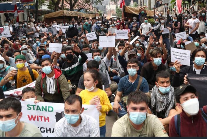 Afganët në Indonezi protestojnë kundër talebanëve