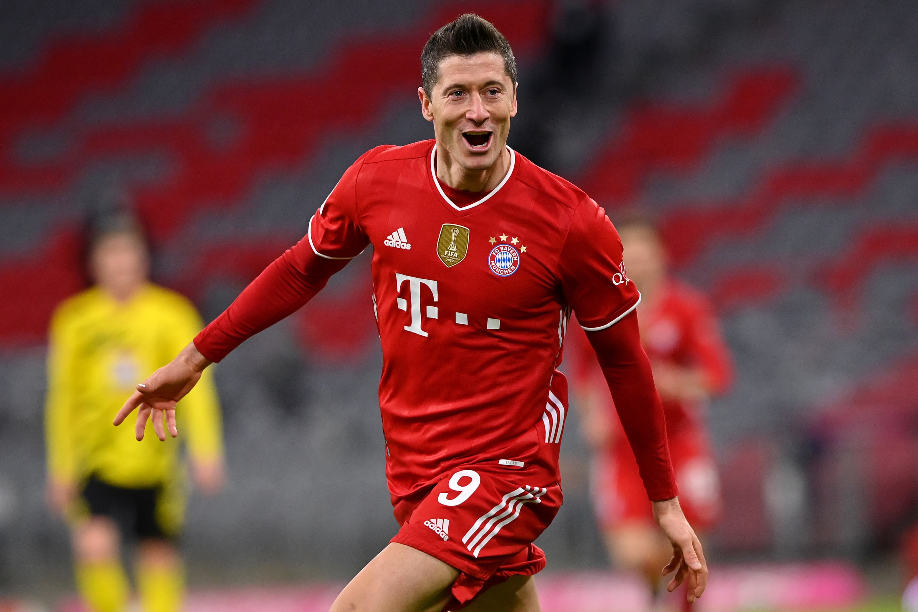 Parisi ndjek Lewandovskin