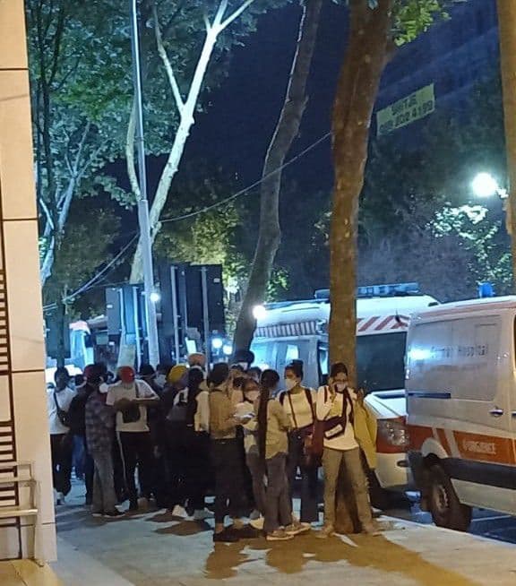 Emigrantët nga Bangladeshi, në radhë për tamponin në Tiranë