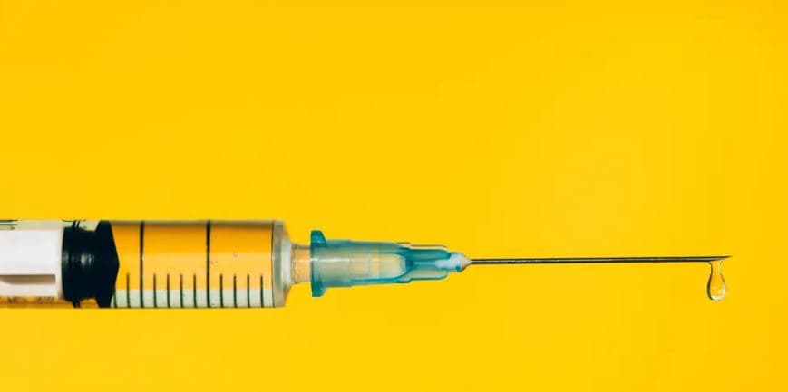 Njerëzit e pavaksinuar 29 herë më shumë gjasa për shtrime në spital se të vaksinuarit