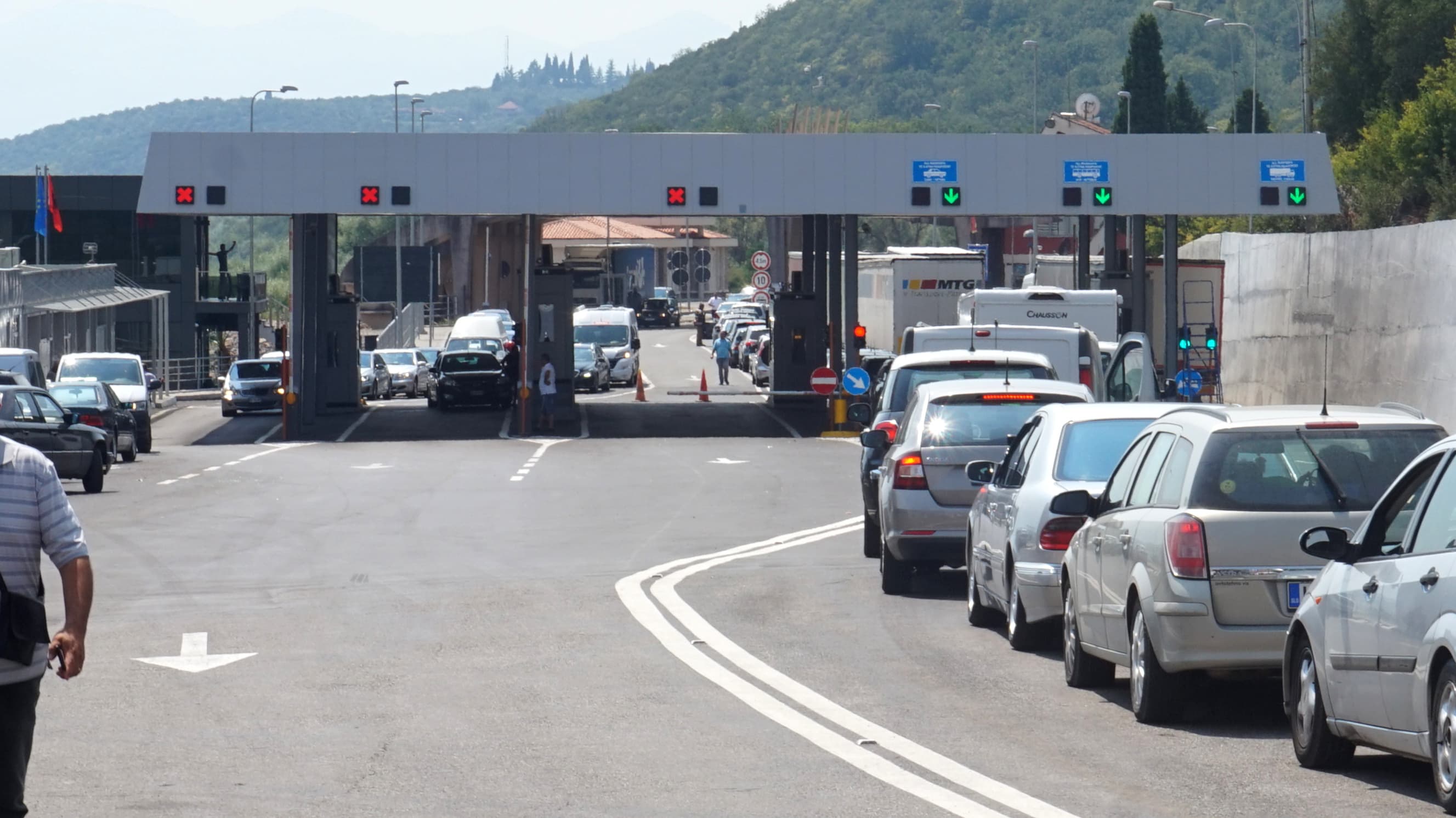 Tentoi të kalonte drogë me furgon nga Hani i Hotit, arrestohet 40-vjeçari belg