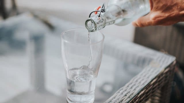 Efektet e pirjes së ujit të ftohtë me akull